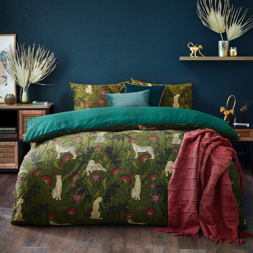 furn. Tropica Cheetah Botanical Duvet Cover Set in Moss/Teal