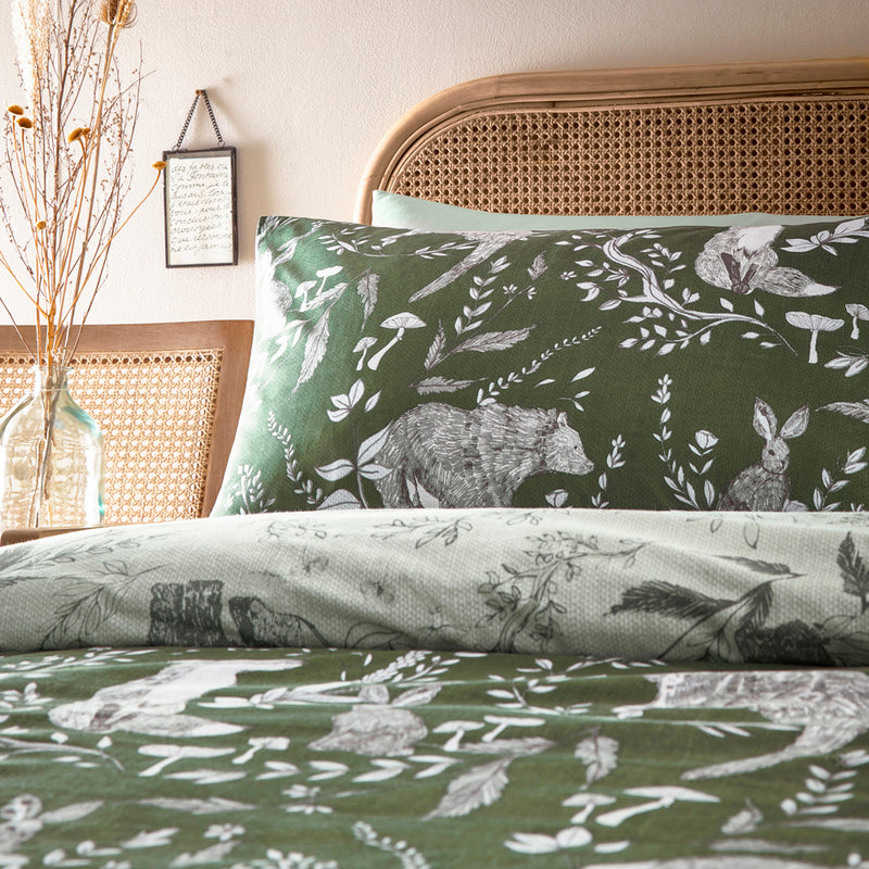 furn. Buckthorn Duvet Cover Set in Evergreen