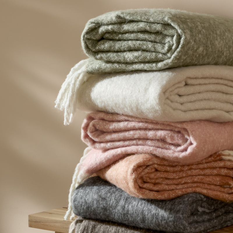 Plain Pink Throws - Cozy Woven Tasselled Throw Pink Furn