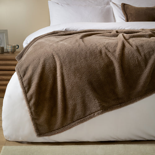 Plain Brown Throws  - Kallu Double-Sided Faux-Fur Throw Mocha Furn