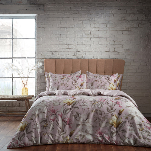 EW by Edinburgh Weavers Lavish Floral Printed Piped Cotton Sateen Duvet Cover Set in Blush