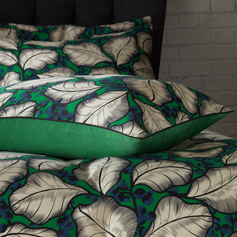 EW by Edinburgh Weavers Magali Tropical Printed Cotton Sateen Piped Duvet Cover Set in Emerald