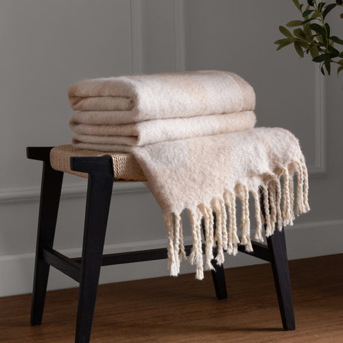 Abstract Pink Throws - Meta  Throw Marshmallow HÖEM