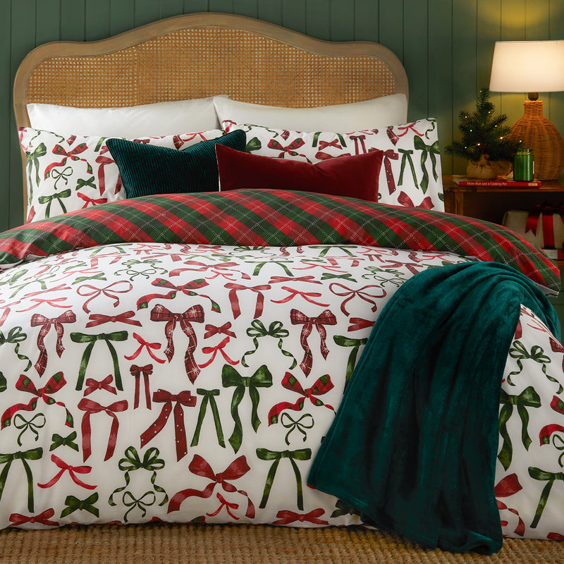  Bedding  - Nathalie Bows  Duvet Cover Set Berry/Pine furn.