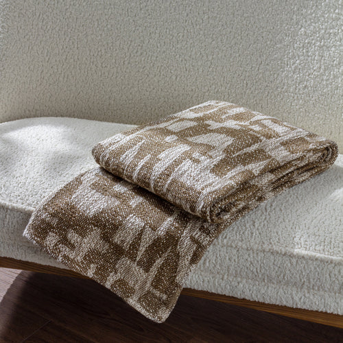 Hoem Ola Throw in Olive