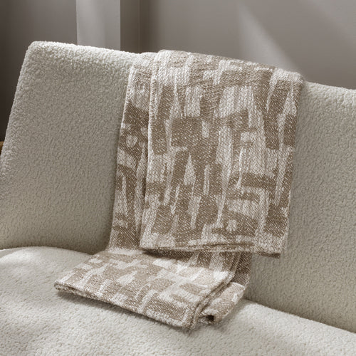 Hoem Ola Throw in Taupe