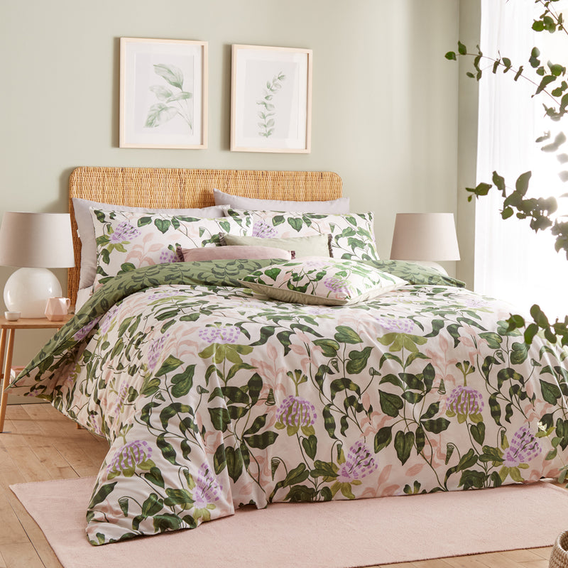 Wylder Nature Passiflora Botanical Duvet Cover Set in Peach/Vine Green