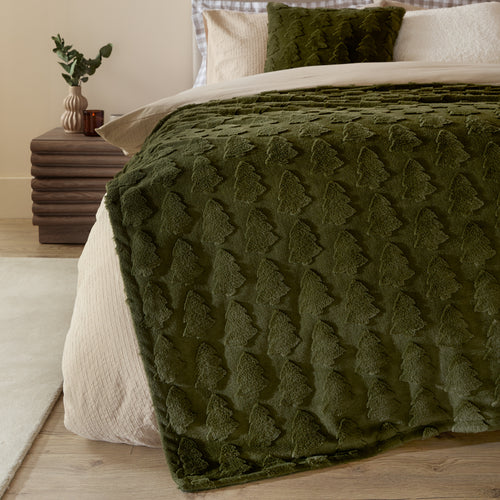 Woodland Throws - Pines Faux Fur Throw Forest Green Furn
