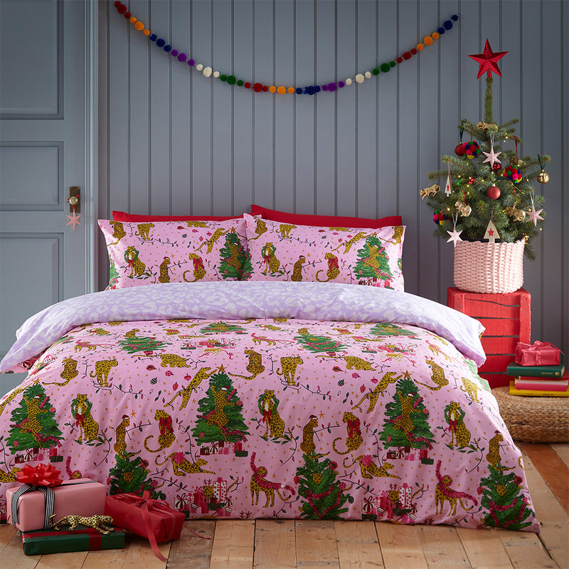 furn. Purrfect Christmas Duvet Cover Set in Pink/Lilac