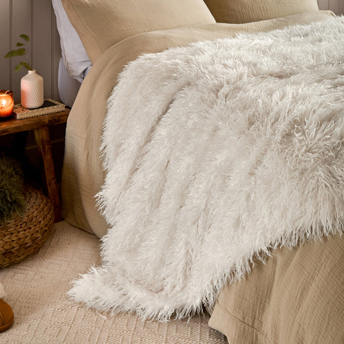 Plain Cream Throws  - Rowan Faux Fur  Throw Ecru Furn