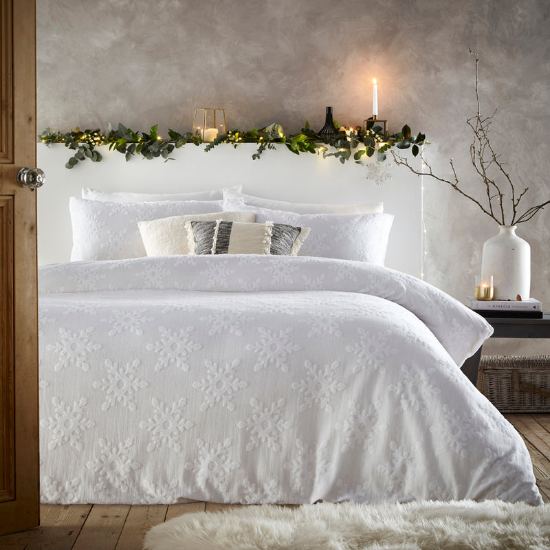 furn. Snowflake Duvet Cover Set in White