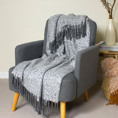 furn. Weaver Herringbone Throw in Grey