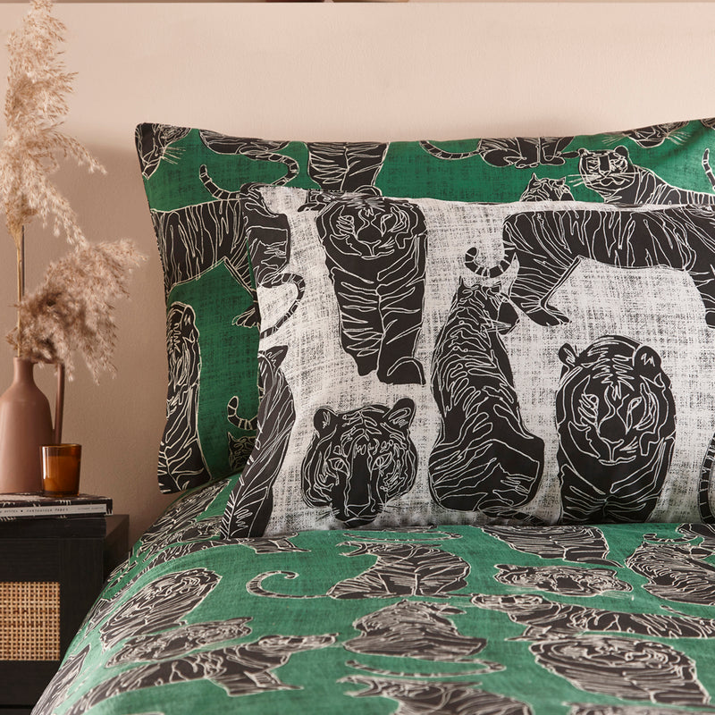 furn. Wildcat Duvet Cover Set in Jungle Green