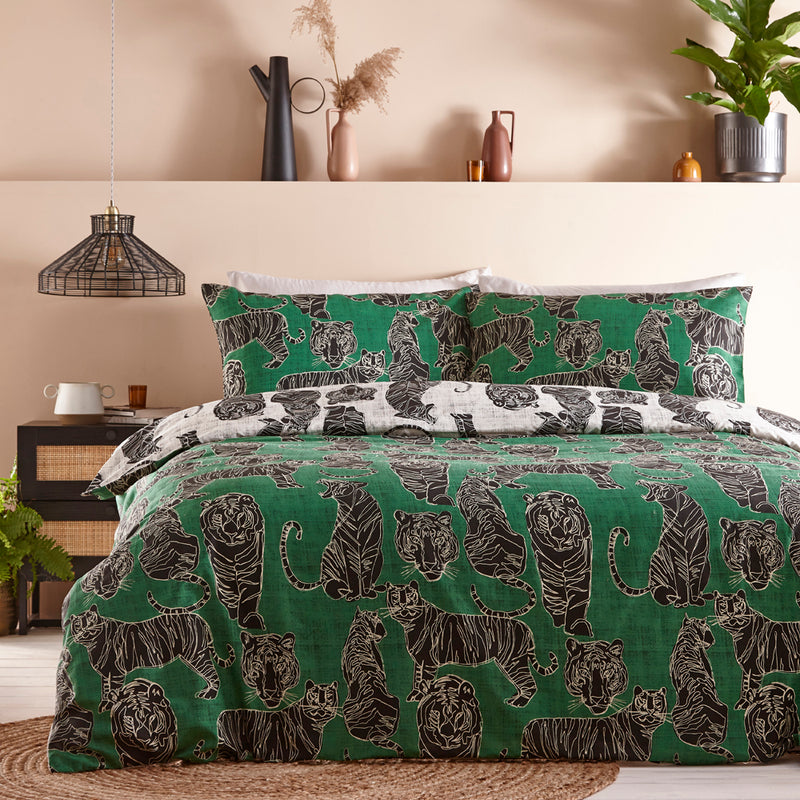 furn. Wildcat Duvet Cover Set in Jungle Green