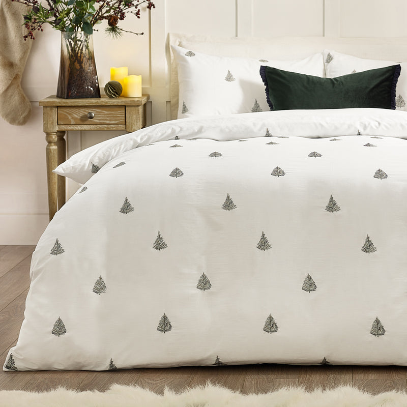 Winter Forest 100% Cotton Embroidered Duvet Cover Set White/Forest green