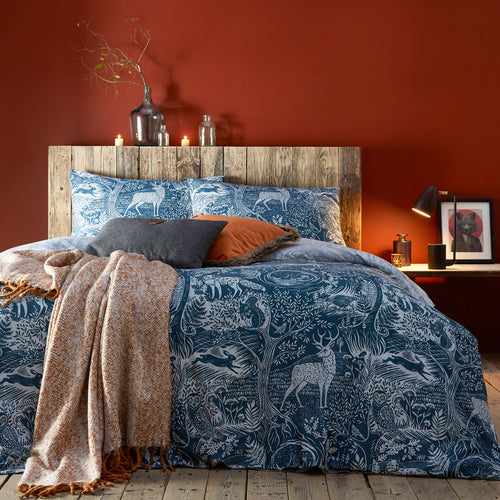 furn. Winter Woods Animal Duvet Cover Set in Midnight