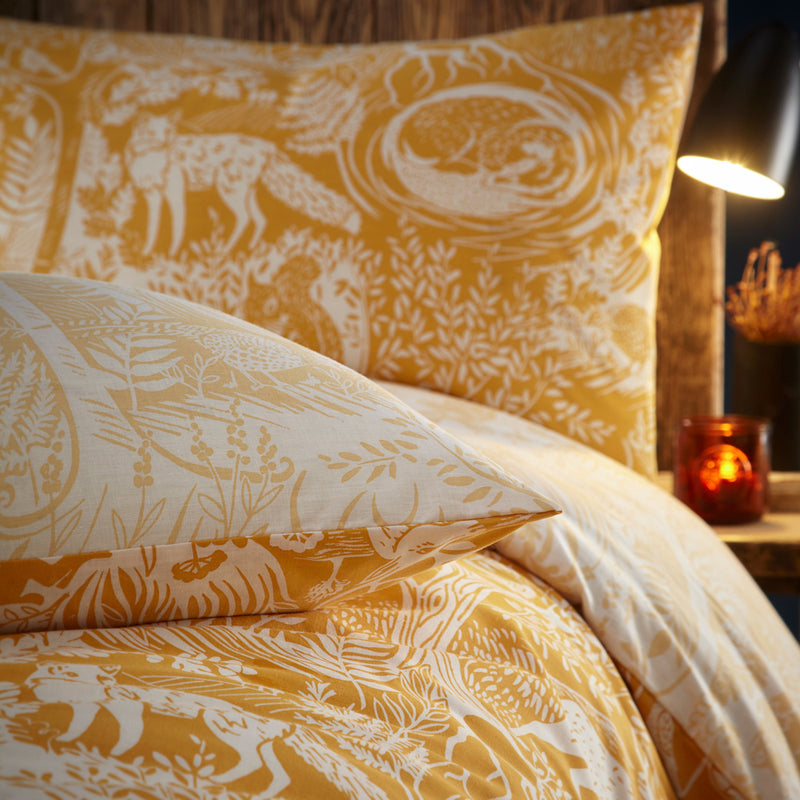 furn. Winter Woods Animal Duvet Cover Set in Ochre